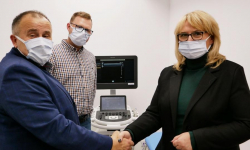 Dzięki darowiźnie Gminy Miękinia nowy sprzęt trafił do Średzkiego Centrum Zdrowia