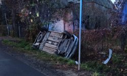 Jechali na podwójnym gazie. Samochód dachował