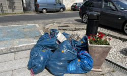 Podrzucili śmieci pod urząd gminy. Wójt apeluje