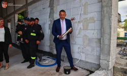 Wmurowanie kamienia węgielnego pod budowę dwóch remiz strażackich