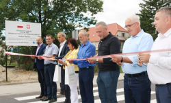 Oficjalnie odebrano wyremontowaną drogę w Osieku