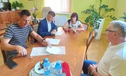 Powstanie nowy chodnik w Osieku. Podpisano umowę