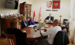 Podpisanie umowy na przebudowę drogi w Konarach