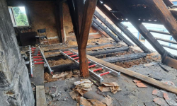 Pożar budynku jednorodzinnego w Gościsławiu. Jedna osoba poszkodowana