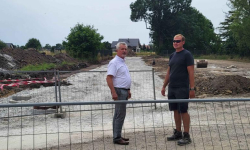 Budowa drogi przy ulicy Akacjowej w Kostomłotach