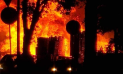 W Krępicach płonęła sterta palet [Zdjęcia]