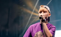 „Żyję muzyką”. Mc Harry, głos młodego pokolenia. Rozmowa z artystą ze Środy Śląskiej