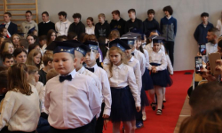 Pasowanie na ucznia w Szkole Podstawowej w Udaninie [zdjęcia]