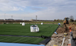 Trwają prace przy budowie boisku w Kadłubie