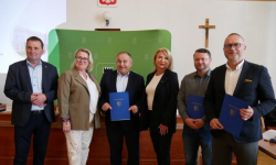 Powiat Średzki podpisał umowę na przebudowę drogi Księginice – Gąsiorów – Głoska