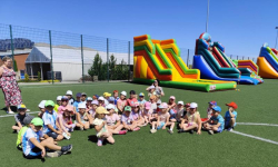 Sportowa sobota w Środzie Śląskiej, dmuchańce, tory przeszkód i rodzinne granie na boisku