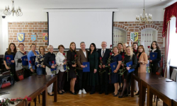 Podziękowania i wyróżnienia dla nauczycieli i dyrektorów z gminy Środa Śląska