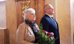 Dyrektor Lidia Walerych z nagrodą Dolnośląskiego Kuratora Oświaty