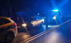 Policyjny pościg zakończony zatrzymaniem sprawców kradzieży ze stacji paliw