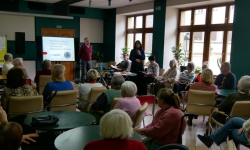 Spotkanie o bezpieczeństwie i potrzebach seniorów w Domu Kultury