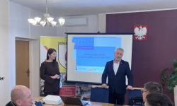 Spotkanie informacyjne dla przedsiębiorców w Kostomłotach. Unijne wsparcie na wyciągnięcie ręki