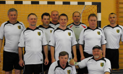 Radni grali w piłkę nożną